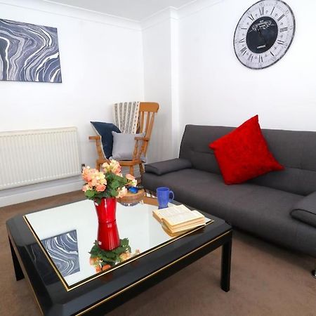 New Sunset Square Eastbourne 2 Bed Apartment, Long Stay Welcome Esterno foto