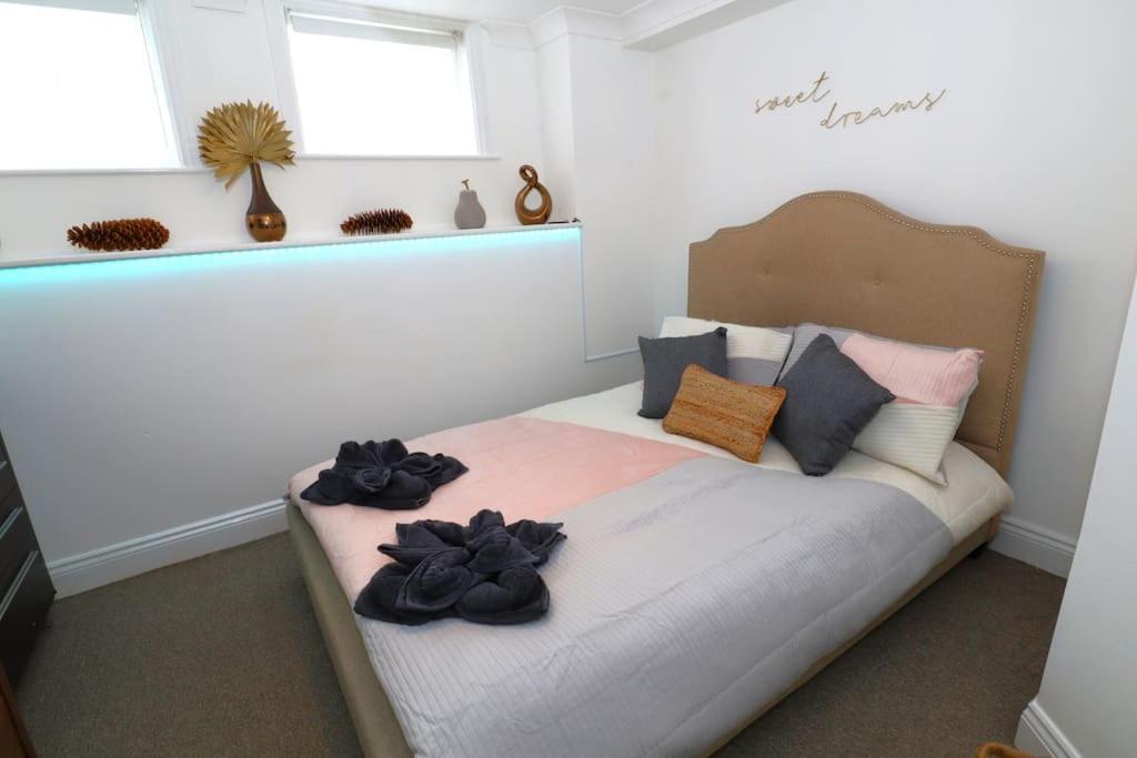 New Sunset Square Eastbourne 2 Bed Apartment, Long Stay Welcome Esterno foto